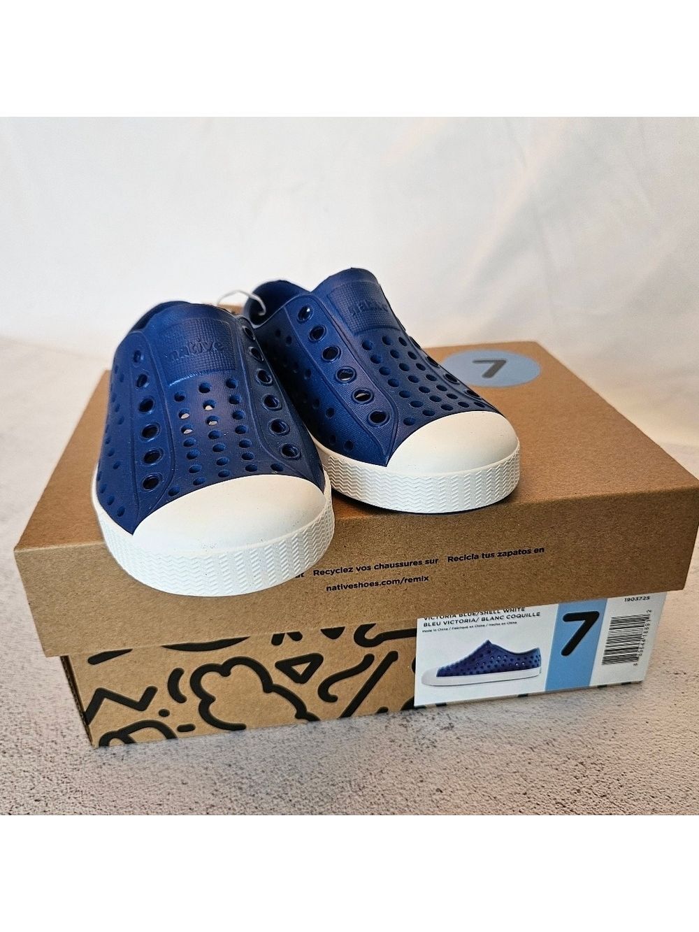 Native Jefferson Kids Navy Slip-On Shoes, New in Box, Children's Size 7